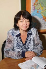 Казимирова Е. А, Учитель истории и обществознания, заведующая музейной экспозицией школы "Образ"
